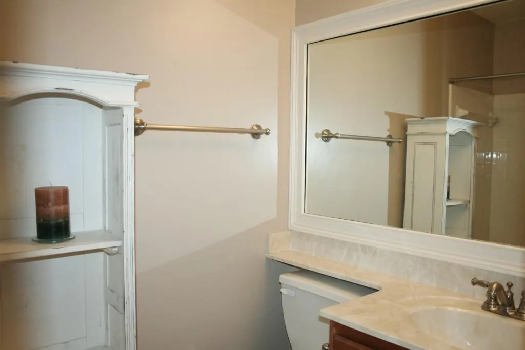 6900 Roswell Road Unit A1, Sandy Springs, Georgia 30328, 2 Bedrooms Bedrooms, ,2 BathroomsBathrooms,Residential,Sold,6900 Roswell Road Unit A1,5664402