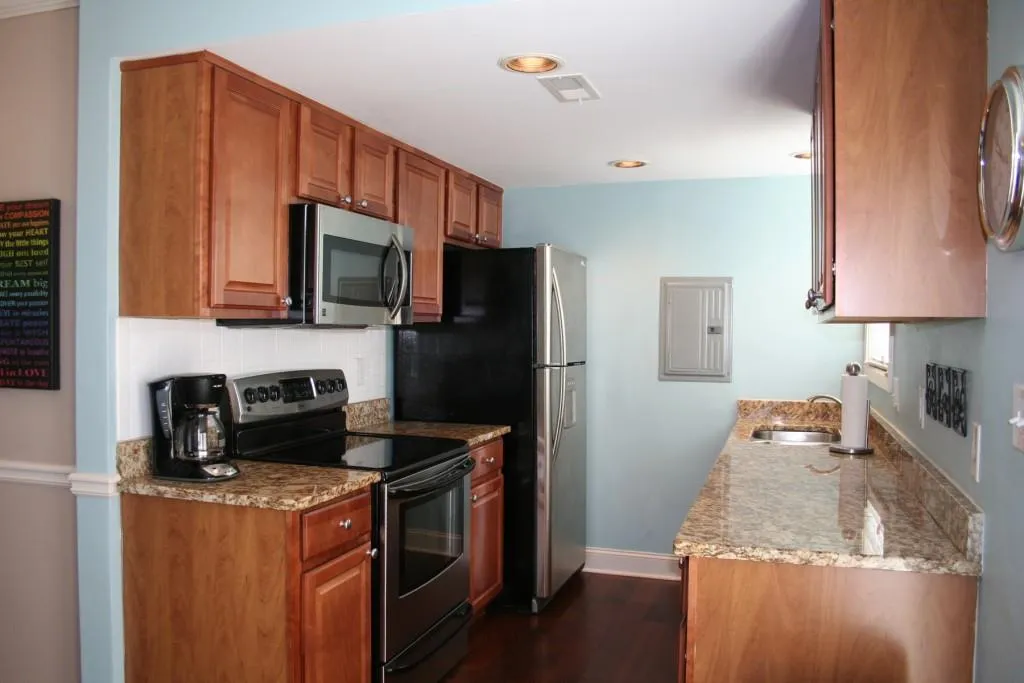 6900 Roswell Road Unit A1, Sandy Springs, Georgia 30328, 2 Bedrooms Bedrooms, ,2 BathroomsBathrooms,Residential,Sold,6900 Roswell Road Unit A1,5664402