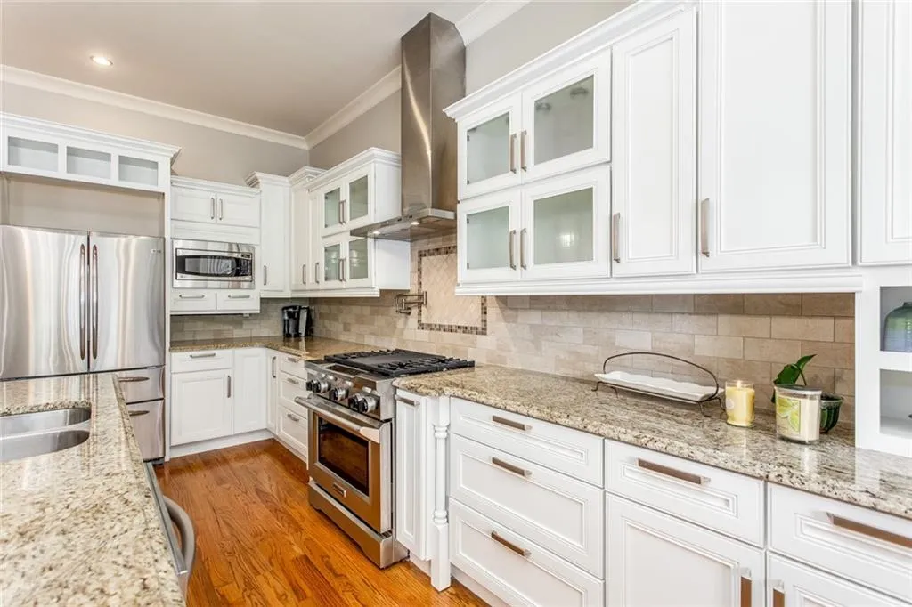 671 Windsor Parkway Ne, Atlanta, Georgia 30342, 5 Bedrooms Bedrooms, ,4 BathroomsBathrooms,Residential,Sold,671 Windsor Parkway Ne,6557240