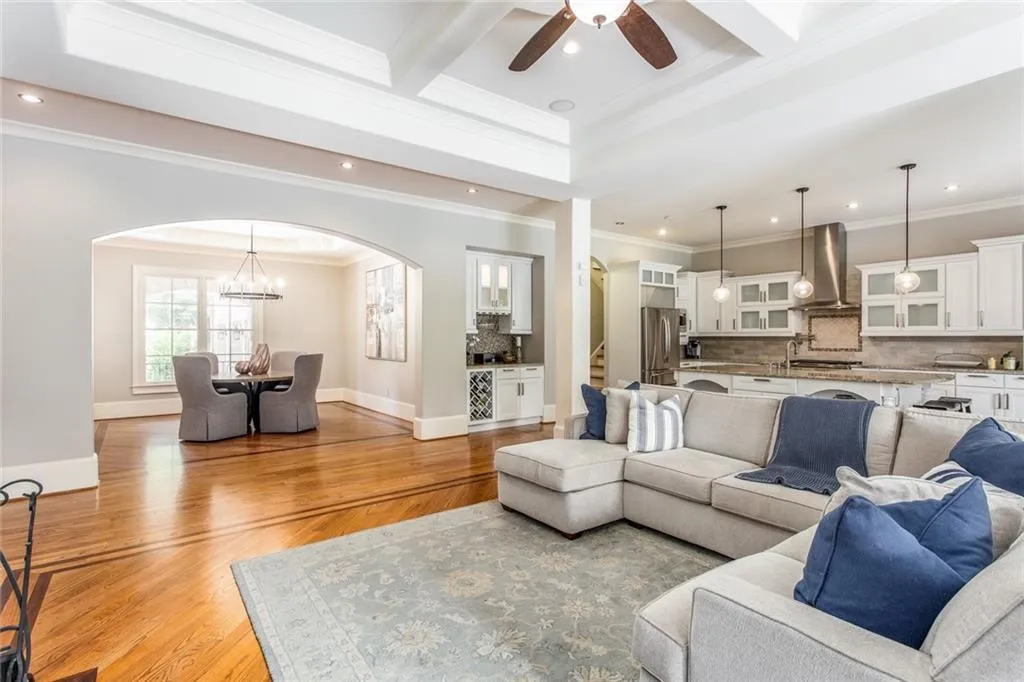 671 Windsor Parkway Ne, Atlanta, Georgia 30342, 5 Bedrooms Bedrooms, ,4 BathroomsBathrooms,Residential,Sold,671 Windsor Parkway Ne,6557240
