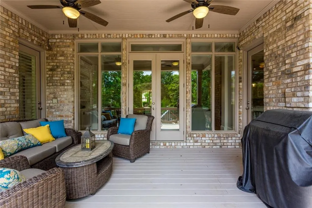 671 Windsor Parkway Ne, Atlanta, Georgia 30342, 5 Bedrooms Bedrooms, ,4 BathroomsBathrooms,Residential,Sold,671 Windsor Parkway Ne,6557240