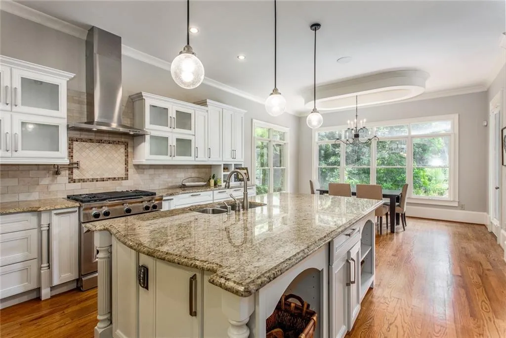 671 Windsor Parkway Ne, Atlanta, Georgia 30342, 5 Bedrooms Bedrooms, ,4 BathroomsBathrooms,Residential,Sold,671 Windsor Parkway Ne,6557240