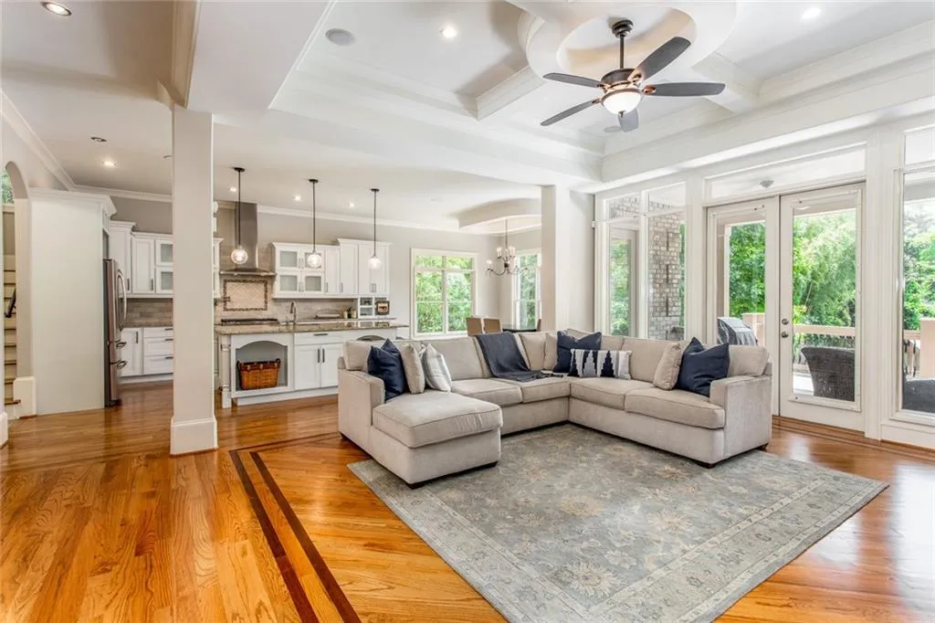 671 Windsor Parkway Ne, Atlanta, Georgia 30342, 5 Bedrooms Bedrooms, ,4 BathroomsBathrooms,Residential,Sold,671 Windsor Parkway Ne,6557240