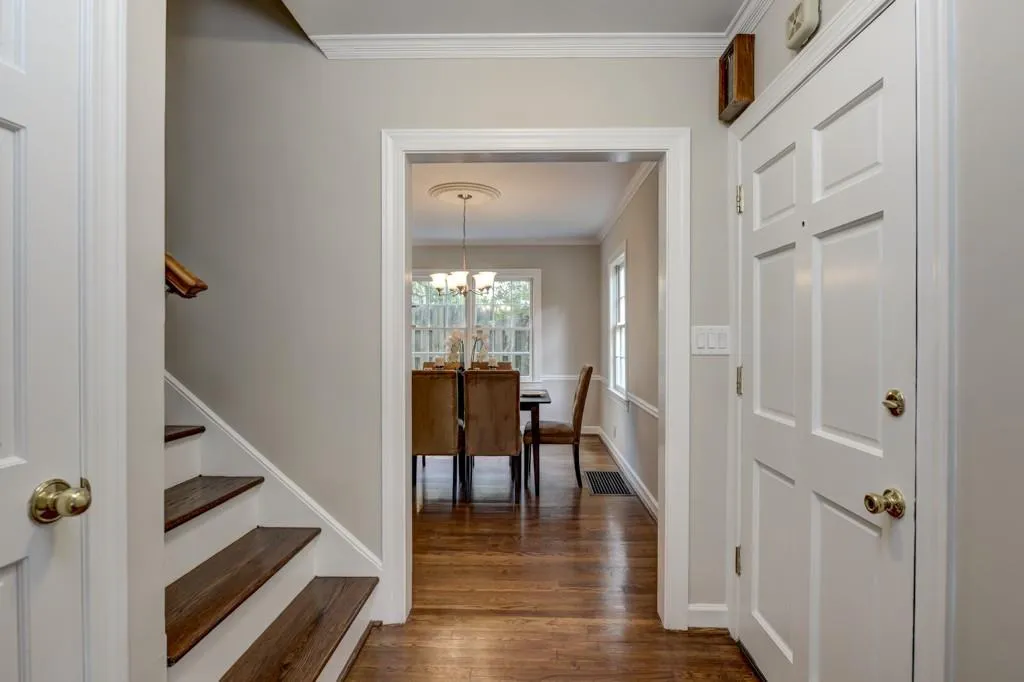 3982 N Ivy Road, Atlanta, Georgia 30342, 3 Bedrooms Bedrooms, ,3 BathroomsBathrooms,Residential,Sold,3982 N Ivy Road,5835881