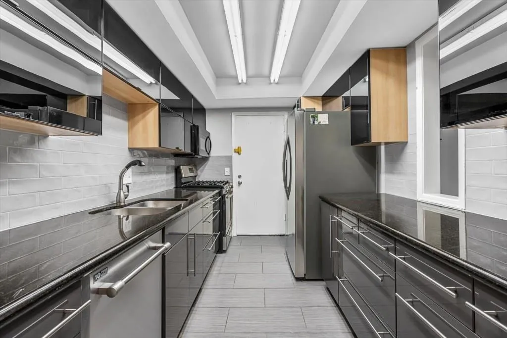 6851 Roswell Road Unit O18, Sandy Springs, Georgia 30328, 3 Bedrooms Bedrooms, ,2 BathroomsBathrooms,Residential,Sold,6851 Roswell Road Unit O18,7210933