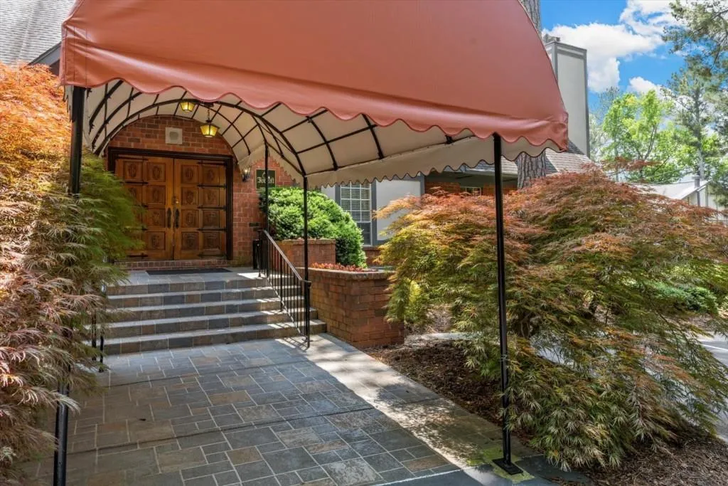 6851 Roswell Road Unit O18, Sandy Springs, Georgia 30328, 3 Bedrooms Bedrooms, ,2 BathroomsBathrooms,Residential,Sold,6851 Roswell Road Unit O18,7210933