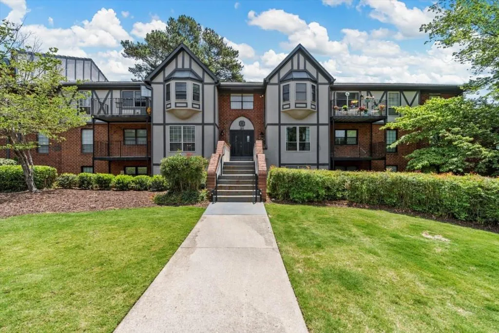 6851 Roswell Road Unit O18, Sandy Springs, Georgia 30328, 3 Bedrooms Bedrooms, ,2 BathroomsBathrooms,Residential,Sold,6851 Roswell Road Unit O18,7210933