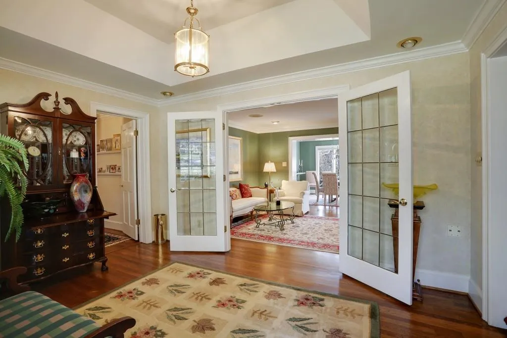 1556 Peachtree Battle Avenue, Atlanta, Georgia 30327, 3 Bedrooms Bedrooms, ,3 BathroomsBathrooms,Residential,Sold,1556 Peachtree Battle Avenue,5658464