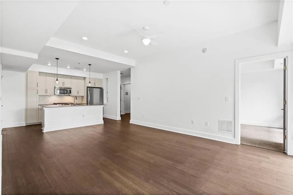 1100 Howell Mill Road Nw Unit 212, Atlanta, Georgia 30318, 2 Bedrooms Bedrooms, ,2 BathroomsBathrooms,Residential,For Sale,1100 Howell Mill Road Nw Unit 212,7588409