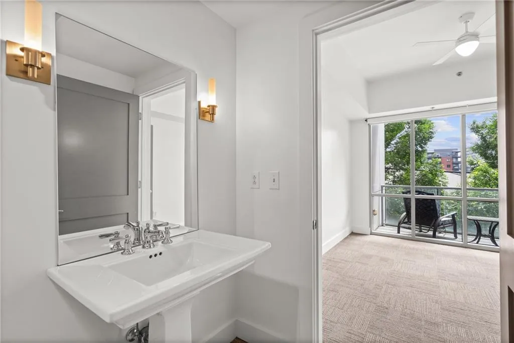 1100 Howell Mill Road Nw Unit 212, Atlanta, Georgia 30318, 2 Bedrooms Bedrooms, ,2 BathroomsBathrooms,Residential,For Sale,1100 Howell Mill Road Nw Unit 212,7588409