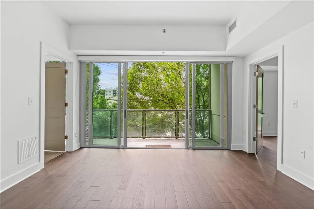 1100 Howell Mill Road Nw Unit 212, Atlanta, Georgia 30318, 2 Bedrooms Bedrooms, ,2 BathroomsBathrooms,Residential,For Sale,1100 Howell Mill Road Nw Unit 212,7588409