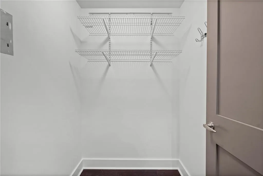 1100 Howell Mill Road Nw Unit 212, Atlanta, Georgia 30318, 2 Bedrooms Bedrooms, ,2 BathroomsBathrooms,Residential,For Sale,1100 Howell Mill Road Nw Unit 212,7588409