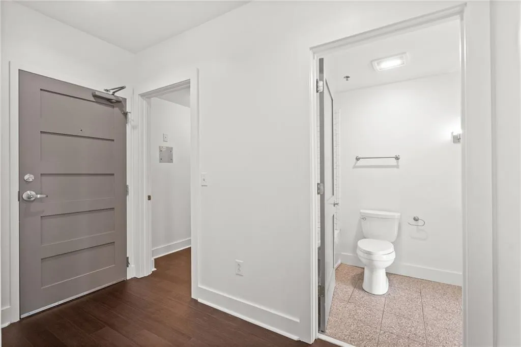 1100 Howell Mill Road Nw Unit 212, Atlanta, Georgia 30318, 2 Bedrooms Bedrooms, ,2 BathroomsBathrooms,Residential,For Sale,1100 Howell Mill Road Nw Unit 212,7588409