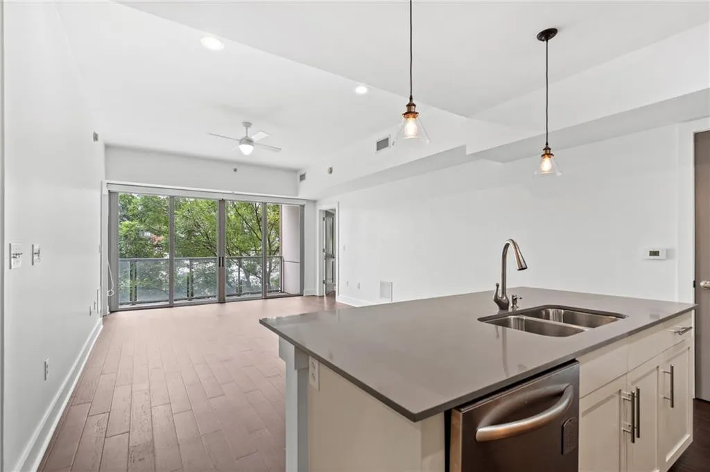1100 Howell Mill Road Nw Unit 212, Atlanta, Georgia 30318, 2 Bedrooms Bedrooms, ,2 BathroomsBathrooms,Residential,For Sale,1100 Howell Mill Road Nw Unit 212,7588409