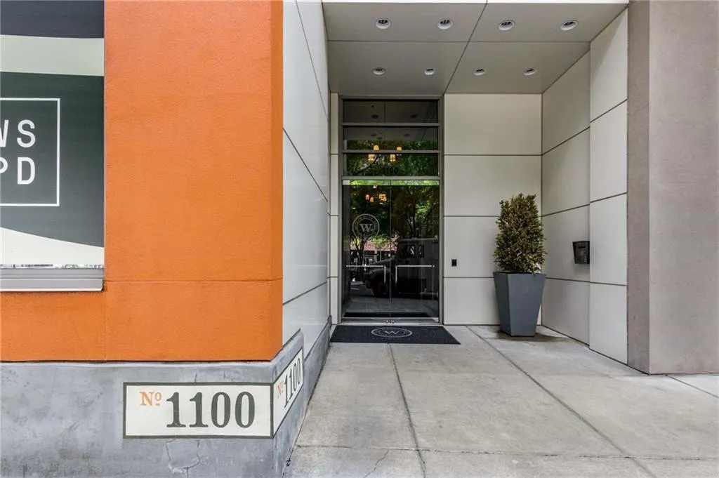 1100 Howell Mill Road Nw Unit 212, Atlanta, Georgia 30318, 2 Bedrooms Bedrooms, ,2 BathroomsBathrooms,Residential,For Sale,1100 Howell Mill Road Nw Unit 212,7588409