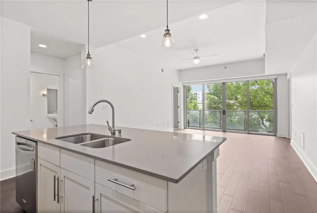 1100 Howell Mill Road Nw Unit 212, Atlanta, Georgia 30318, 2 Bedrooms Bedrooms, ,2 BathroomsBathrooms,Residential,For Sale,1100 Howell Mill Road Nw Unit 212,7588409