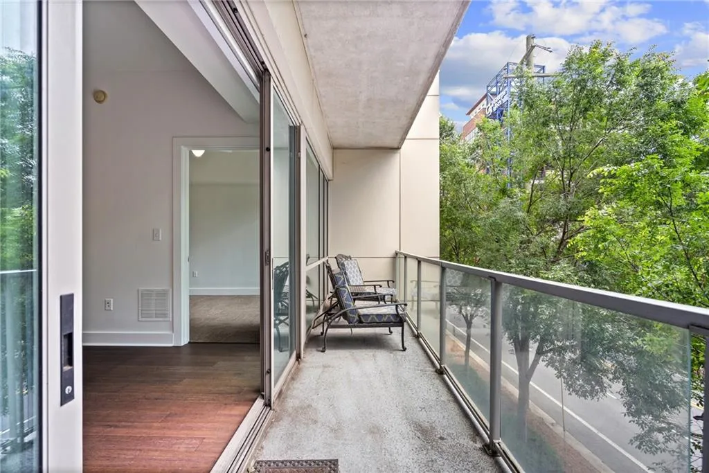 1100 Howell Mill Road Nw Unit 212, Atlanta, Georgia 30318, 2 Bedrooms Bedrooms, ,2 BathroomsBathrooms,Residential,For Sale,1100 Howell Mill Road Nw Unit 212,7588409