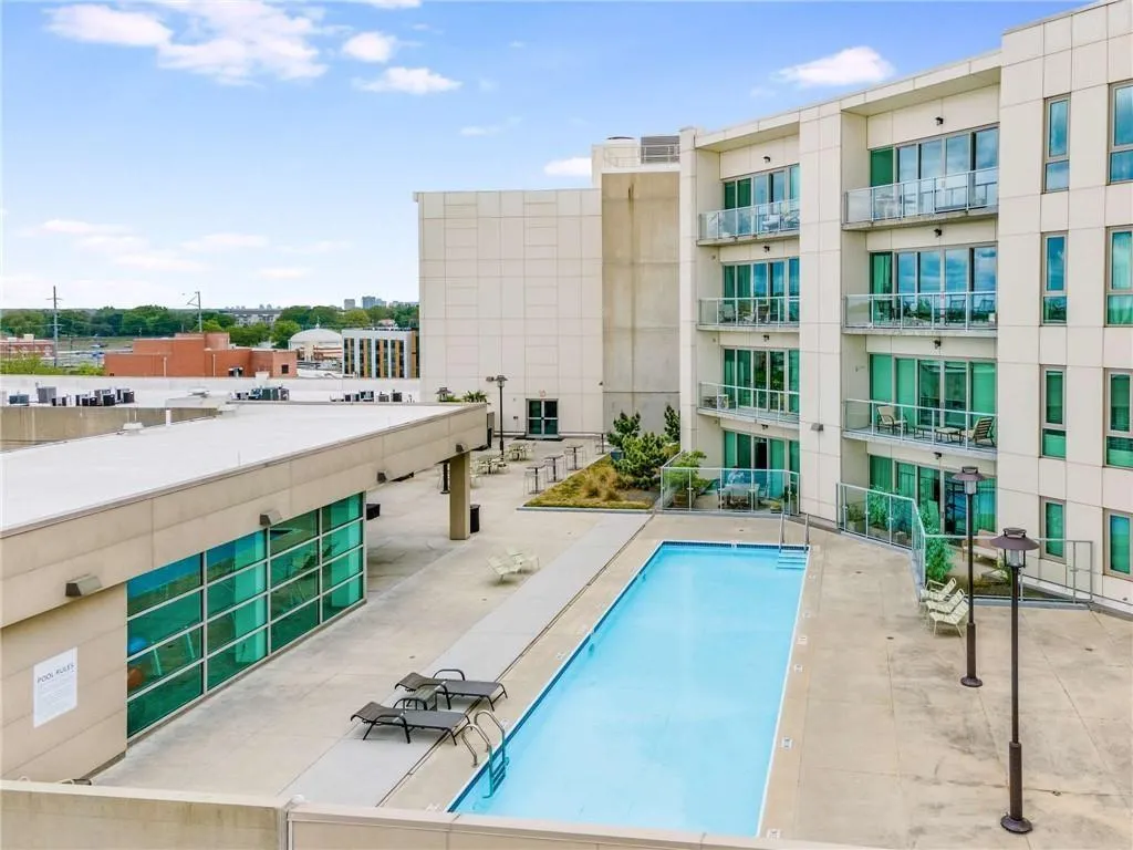 1100 Howell Mill Road Nw Unit 212, Atlanta, Georgia 30318, 2 Bedrooms Bedrooms, ,2 BathroomsBathrooms,Residential,For Sale,1100 Howell Mill Road Nw Unit 212,7588409