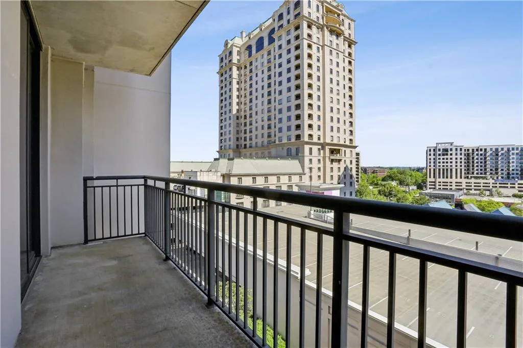 3040 Peachtree Road Nw Unit 713, Atlanta, Georgia 30305, 1 Bedroom Bedrooms, ,1 BathroomBathrooms,Residential,For Sale,3040 Peachtree Road Nw Unit 713,7566856