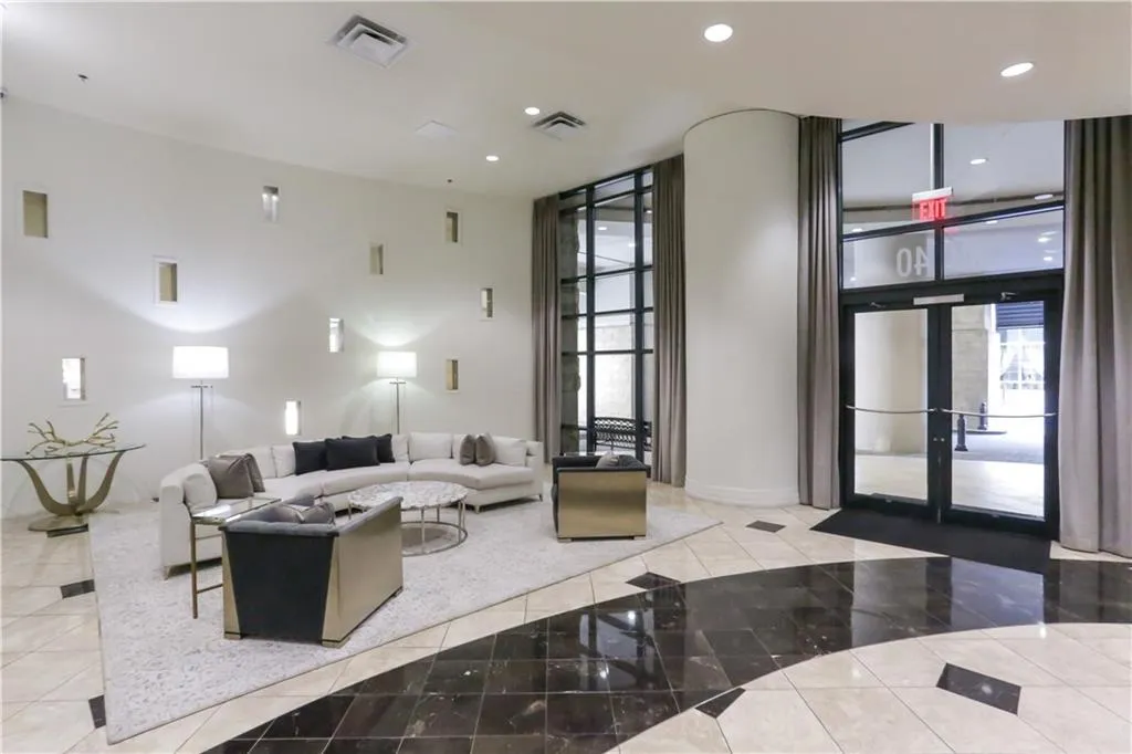 3040 Peachtree Road Nw Unit 713, Atlanta, Georgia 30305, 1 Bedroom Bedrooms, ,1 BathroomBathrooms,Residential,For Sale,3040 Peachtree Road Nw Unit 713,7566856
