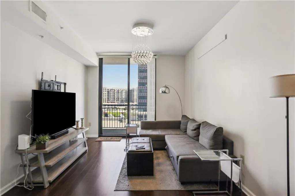3040 Peachtree Road Nw Unit 713, Atlanta, Georgia 30305, 1 Bedroom Bedrooms, ,1 BathroomBathrooms,Residential,For Sale,3040 Peachtree Road Nw Unit 713,7566856