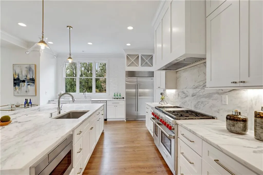 415 Laurel Chase Court, Atlanta, Georgia 30327, 5 Bedrooms Bedrooms, ,5 BathroomsBathrooms,Residential,Sold,415 Laurel Chase Court,6681286