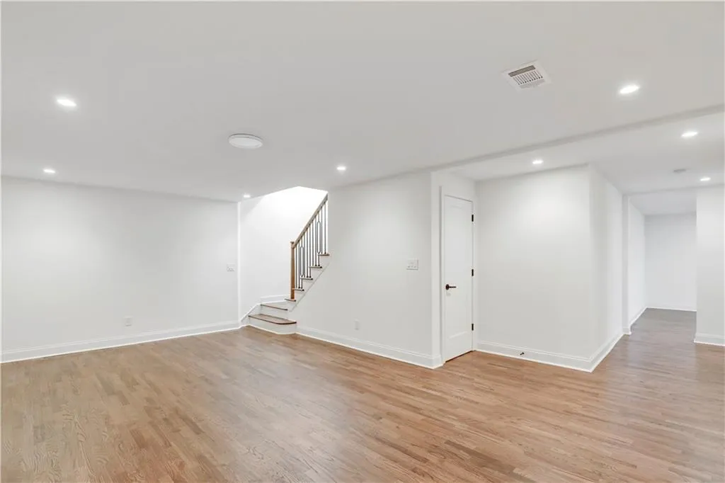 415 Laurel Chase Court, Atlanta, Georgia 30327, 5 Bedrooms Bedrooms, ,5 BathroomsBathrooms,Residential,Sold,415 Laurel Chase Court,6681286