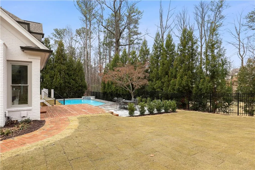 415 Laurel Chase Court, Atlanta, Georgia 30327, 5 Bedrooms Bedrooms, ,5 BathroomsBathrooms,Residential,Sold,415 Laurel Chase Court,6681286
