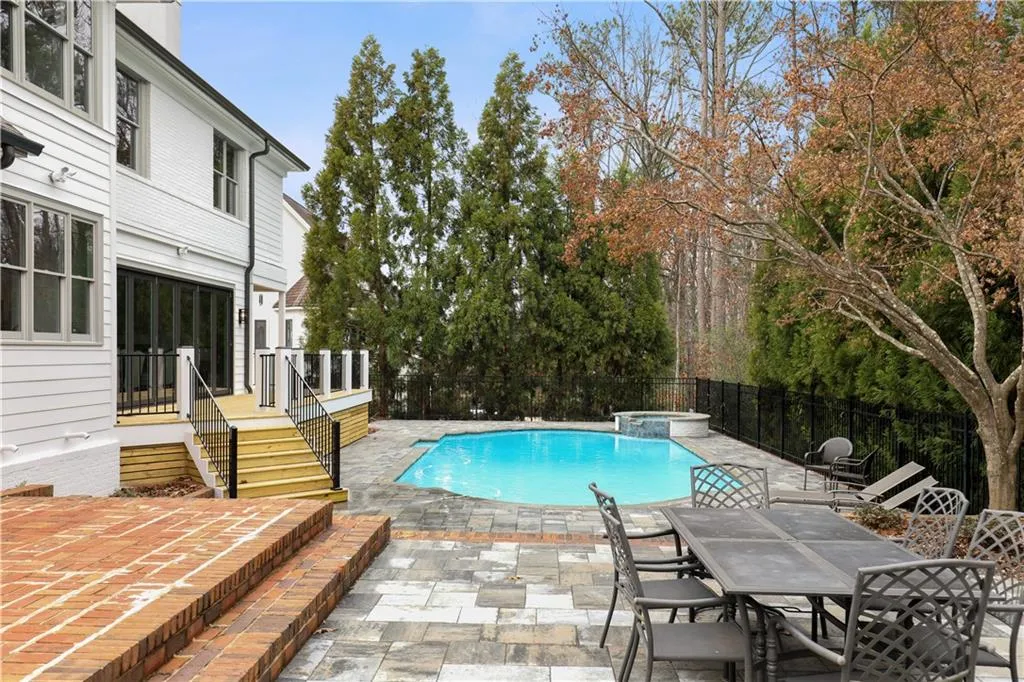 415 Laurel Chase Court, Atlanta, Georgia 30327, 5 Bedrooms Bedrooms, ,5 BathroomsBathrooms,Residential,Sold,415 Laurel Chase Court,6681286