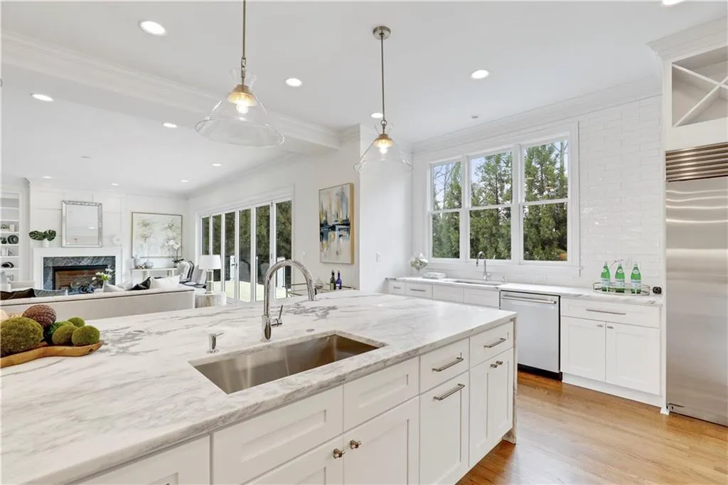 415 Laurel Chase Court, Atlanta, Georgia 30327, 5 Bedrooms Bedrooms, ,5 BathroomsBathrooms,Residential,Sold,415 Laurel Chase Court,6681286