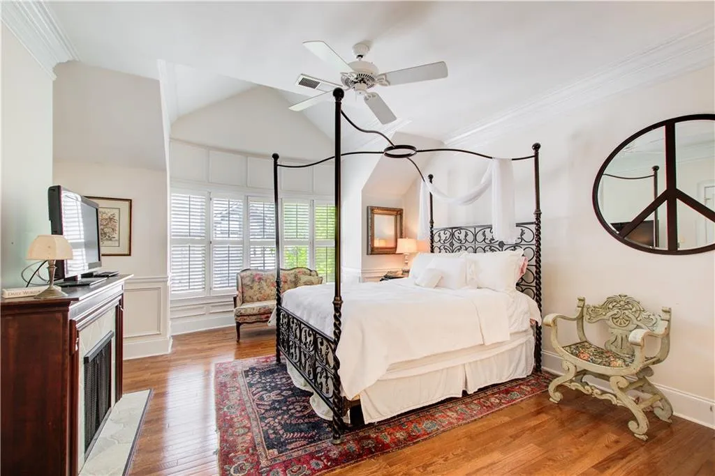 1015 Heatherbrooke Lane, Atlanta, Georgia 30324, 4 Bedrooms Bedrooms, ,4 BathroomsBathrooms,Residential,For Sale,1015 Heatherbrooke Lane,7557632