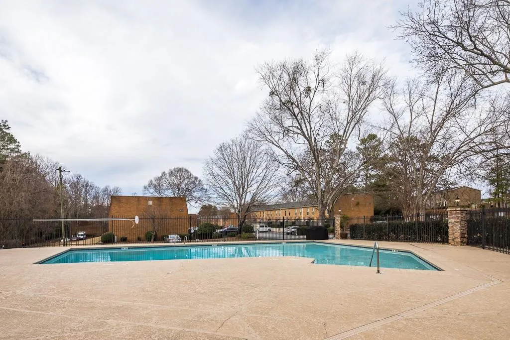 145 N River Drive Unit G, Sandy Springs, Georgia 30350, 2 Bedrooms Bedrooms, ,2 BathroomsBathrooms,Residential,Sold,145 N River Drive Unit G,6508112