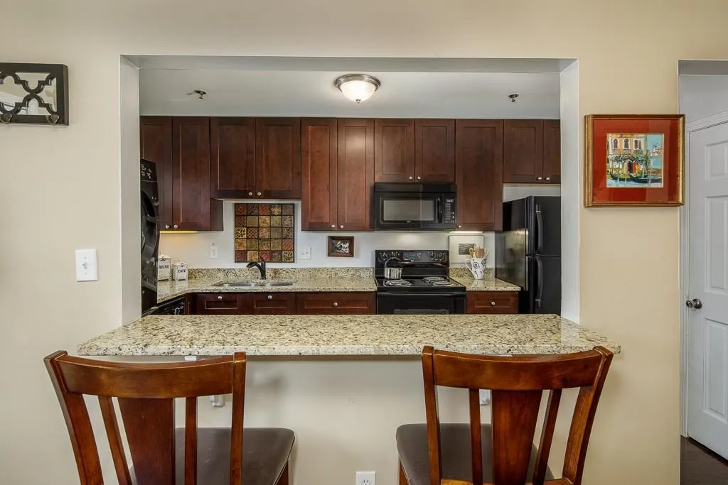 145 N River Drive Unit G, Sandy Springs, Georgia 30350, 2 Bedrooms Bedrooms, ,2 BathroomsBathrooms,Residential,Sold,145 N River Drive Unit G,6508112