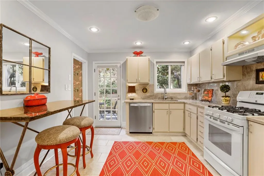 5400 Roswell Road Unit I 2, Sandy Springs, Georgia 30342, 2 Bedrooms Bedrooms, ,2 BathroomsBathrooms,Residential,Sold,5400 Roswell Road Unit I 2,6972456 5400 Roswell Road Unit I 2, Sandy Springs, Georgia 30342, 2 Bedrooms Bedrooms, ,2 BathroomsBathrooms,Residential,Sold,5400 Roswell Road Unit I 2,6972456