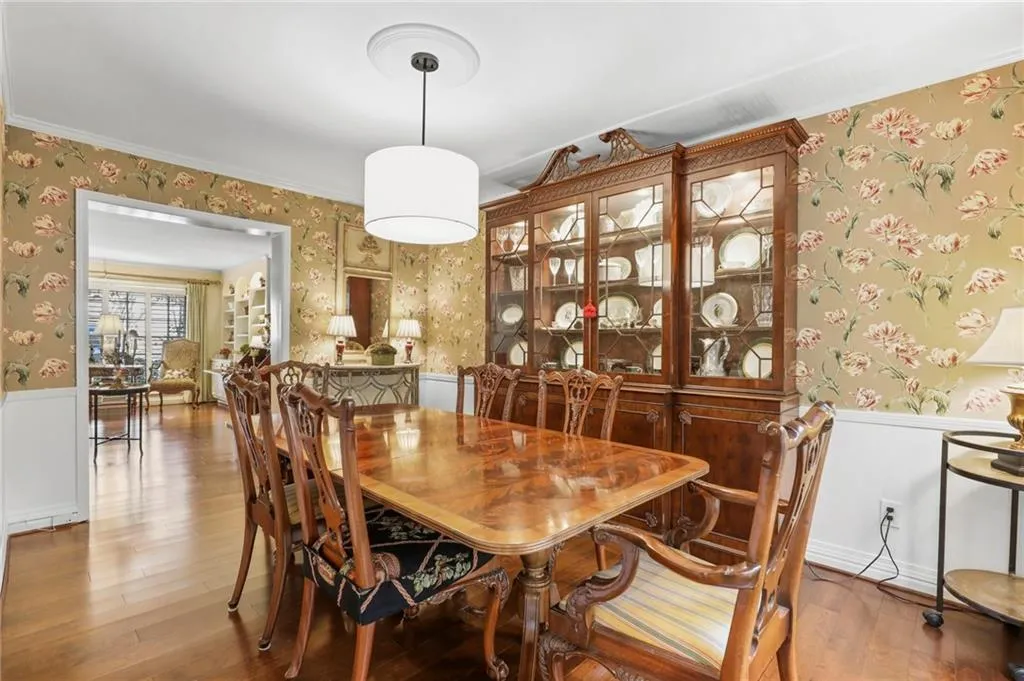 5400 Roswell Road Unit I 2, Sandy Springs, Georgia 30342, 2 Bedrooms Bedrooms, ,2 BathroomsBathrooms,Residential,Sold,5400 Roswell Road Unit I 2,6972456 5400 Roswell Road Unit I 2, Sandy Springs, Georgia 30342, 2 Bedrooms Bedrooms, ,2 BathroomsBathrooms,Residential,Sold,5400 Roswell Road Unit I 2,6972456