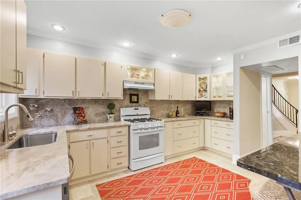 5400 Roswell Road Unit I 2, Sandy Springs, Georgia 30342, 2 Bedrooms Bedrooms, ,2 BathroomsBathrooms,Residential,Sold,5400 Roswell Road Unit I 2,6972456 5400 Roswell Road Unit I 2, Sandy Springs, Georgia 30342, 2 Bedrooms Bedrooms, ,2 BathroomsBathrooms,Residential,Sold,5400 Roswell Road Unit I 2,6972456