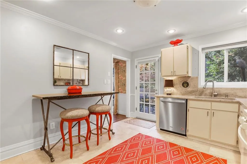 5400 Roswell Road Unit I 2, Sandy Springs, Georgia 30342, 2 Bedrooms Bedrooms, ,2 BathroomsBathrooms,Residential,Sold,5400 Roswell Road Unit I 2,6972456 5400 Roswell Road Unit I 2, Sandy Springs, Georgia 30342, 2 Bedrooms Bedrooms, ,2 BathroomsBathrooms,Residential,Sold,5400 Roswell Road Unit I 2,6972456