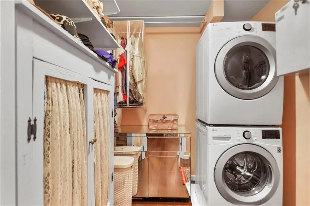 5400 Roswell Road Unit I 2, Sandy Springs, Georgia 30342, 2 Bedrooms Bedrooms, ,2 BathroomsBathrooms,Residential,Sold,5400 Roswell Road Unit I 2,6972456 5400 Roswell Road Unit I 2, Sandy Springs, Georgia 30342, 2 Bedrooms Bedrooms, ,2 BathroomsBathrooms,Residential,Sold,5400 Roswell Road Unit I 2,6972456