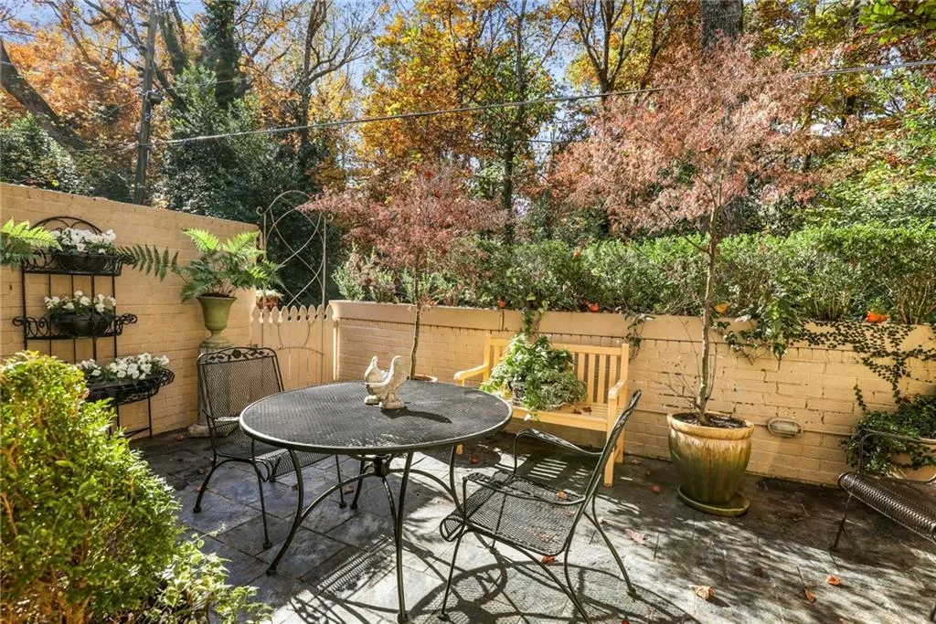 5400 Roswell Road Unit I 2, Sandy Springs, Georgia 30342, 2 Bedrooms Bedrooms, ,2 BathroomsBathrooms,Residential,Sold,5400 Roswell Road Unit I 2,6972456 5400 Roswell Road Unit I 2, Sandy Springs, Georgia 30342, 2 Bedrooms Bedrooms, ,2 BathroomsBathrooms,Residential,Sold,5400 Roswell Road Unit I 2,6972456