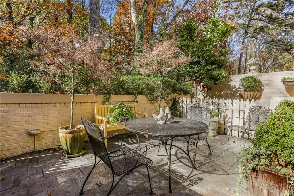 5400 Roswell Road Unit I 2, Sandy Springs, Georgia 30342, 2 Bedrooms Bedrooms, ,2 BathroomsBathrooms,Residential,Sold,5400 Roswell Road Unit I 2,6972456 5400 Roswell Road Unit I 2, Sandy Springs, Georgia 30342, 2 Bedrooms Bedrooms, ,2 BathroomsBathrooms,Residential,Sold,5400 Roswell Road Unit I 2,6972456