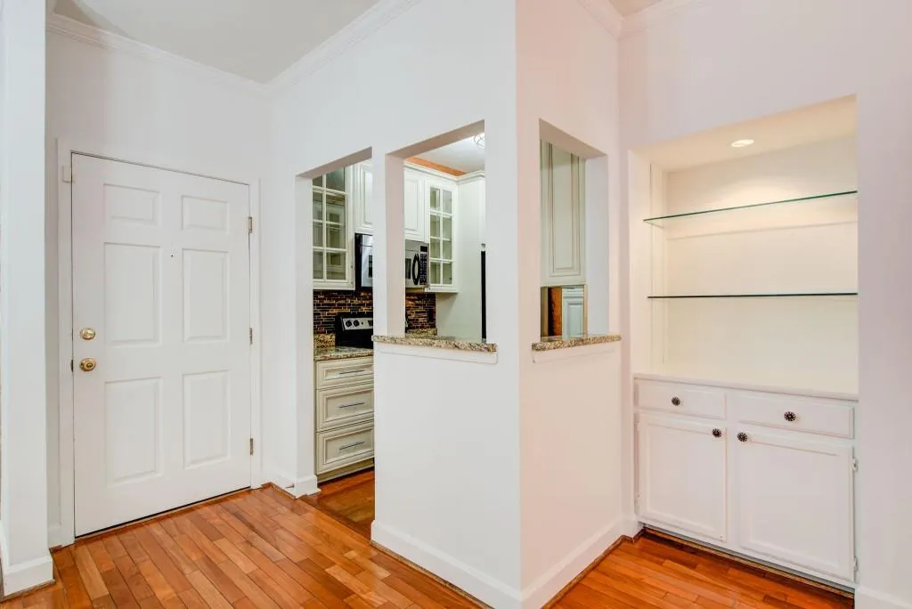 2865 Lenox Road Ne, Atlanta, Georgia 30324, 2 Bedrooms Bedrooms, ,2 BathroomsBathrooms,Residential,For Sale,2865 Lenox Road Ne,7630529