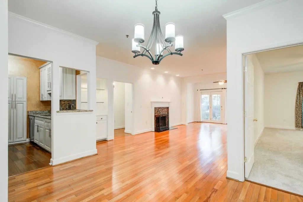 2865 Lenox Road Ne, Atlanta, Georgia 30324, 2 Bedrooms Bedrooms, ,2 BathroomsBathrooms,Residential,For Sale,2865 Lenox Road Ne,7630529