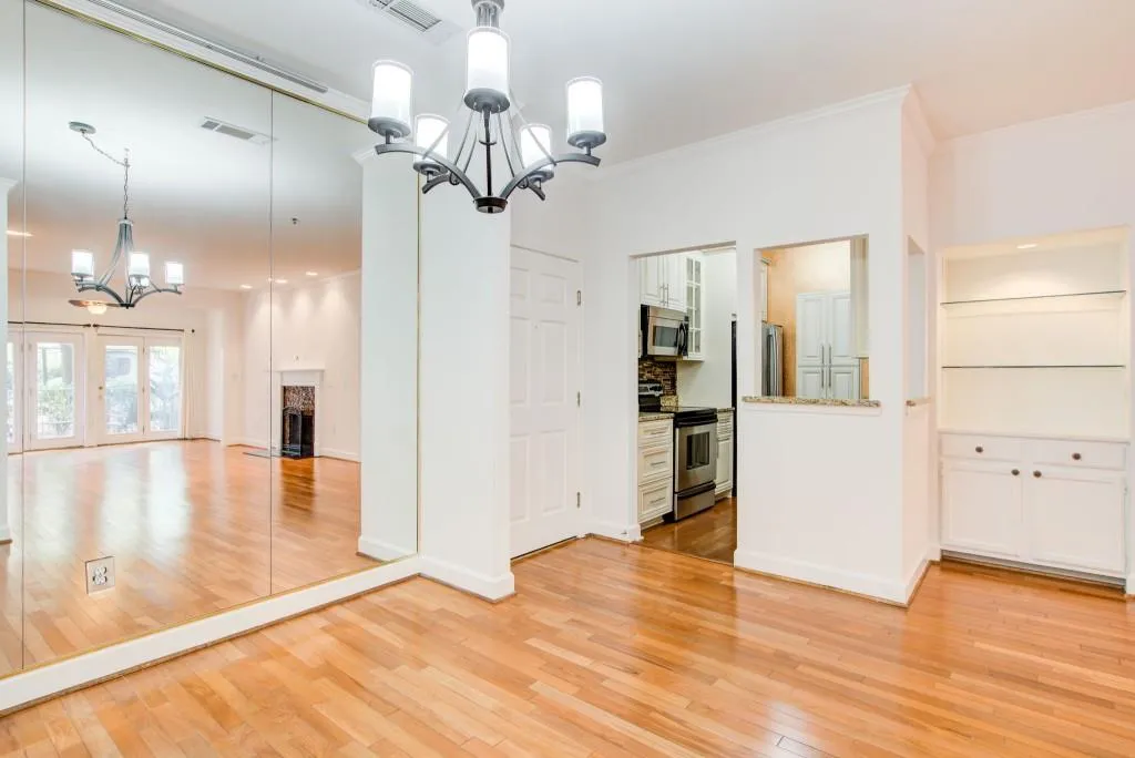2865 Lenox Road Ne, Atlanta, Georgia 30324, 2 Bedrooms Bedrooms, ,2 BathroomsBathrooms,Residential,For Sale,2865 Lenox Road Ne,7630529