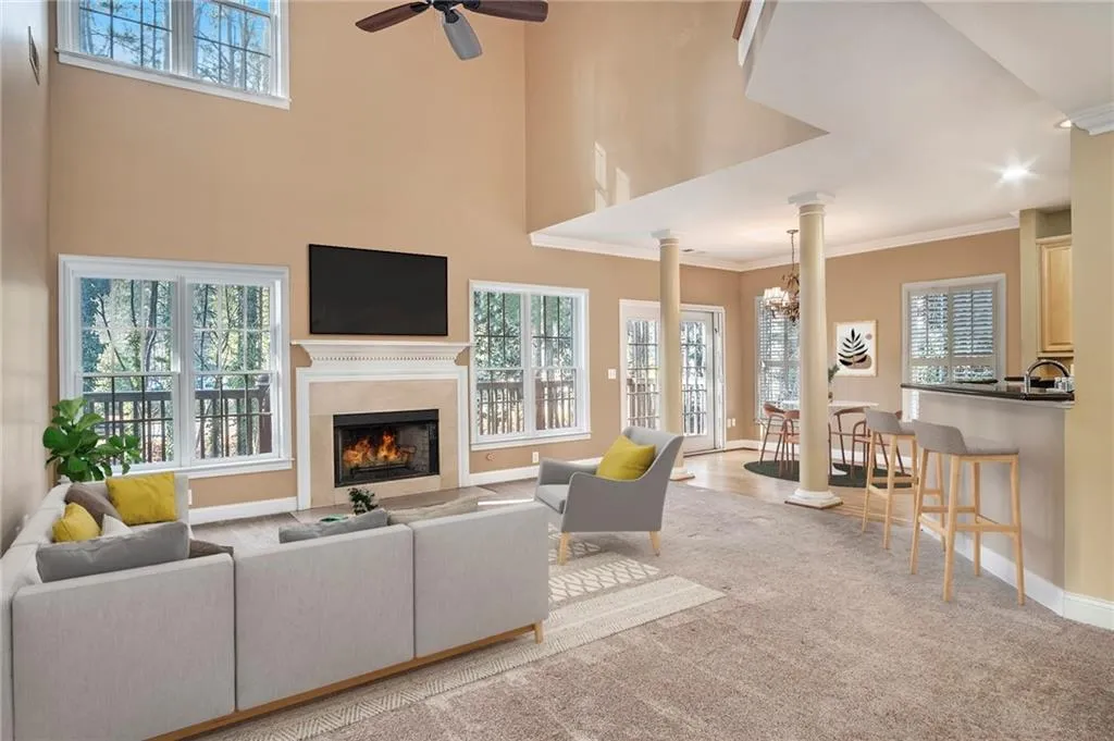 207 Crossing Valley Lane, Sandy Springs, Georgia 30339, 3 Bedrooms Bedrooms, ,2 BathroomsBathrooms,Residential,Sold,207 Crossing Valley Lane,6841866