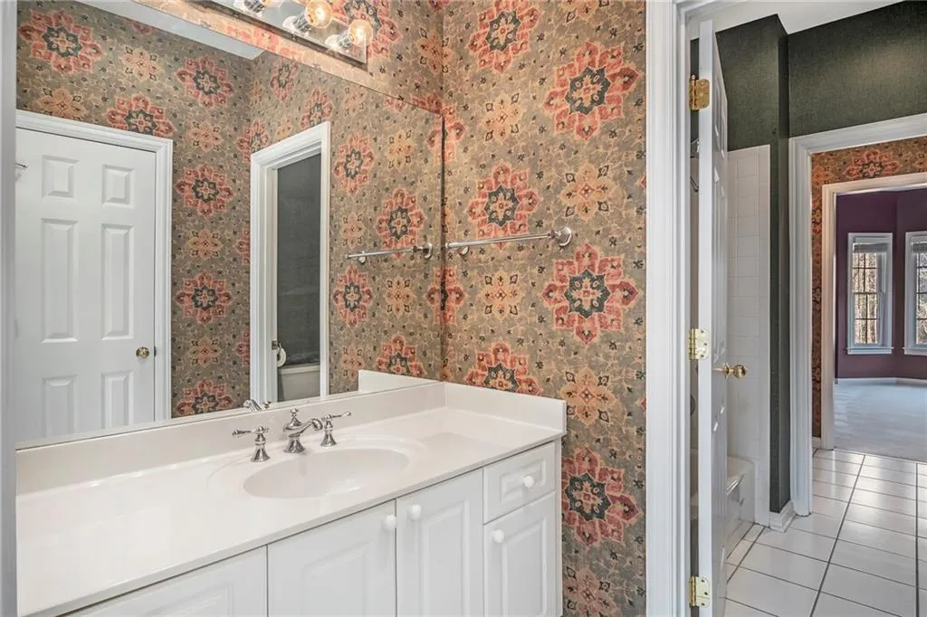 207 Crossing Valley Lane, Sandy Springs, Georgia 30339, 3 Bedrooms Bedrooms, ,2 BathroomsBathrooms,Residential,Sold,207 Crossing Valley Lane,6841866