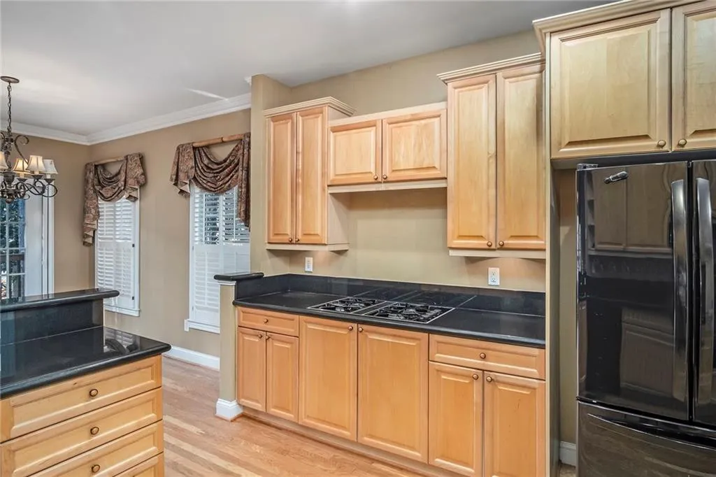 207 Crossing Valley Lane, Sandy Springs, Georgia 30339, 3 Bedrooms Bedrooms, ,2 BathroomsBathrooms,Residential,Sold,207 Crossing Valley Lane,6841866