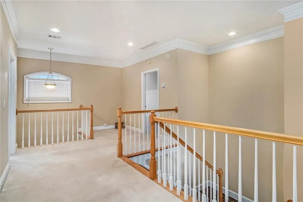 207 Crossing Valley Lane, Sandy Springs, Georgia 30339, 3 Bedrooms Bedrooms, ,2 BathroomsBathrooms,Residential,Sold,207 Crossing Valley Lane,6841866