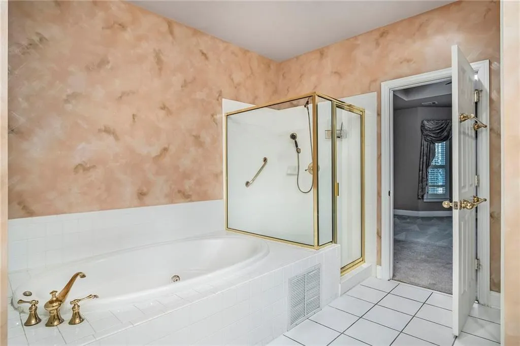 207 Crossing Valley Lane, Sandy Springs, Georgia 30339, 3 Bedrooms Bedrooms, ,2 BathroomsBathrooms,Residential,Sold,207 Crossing Valley Lane,6841866