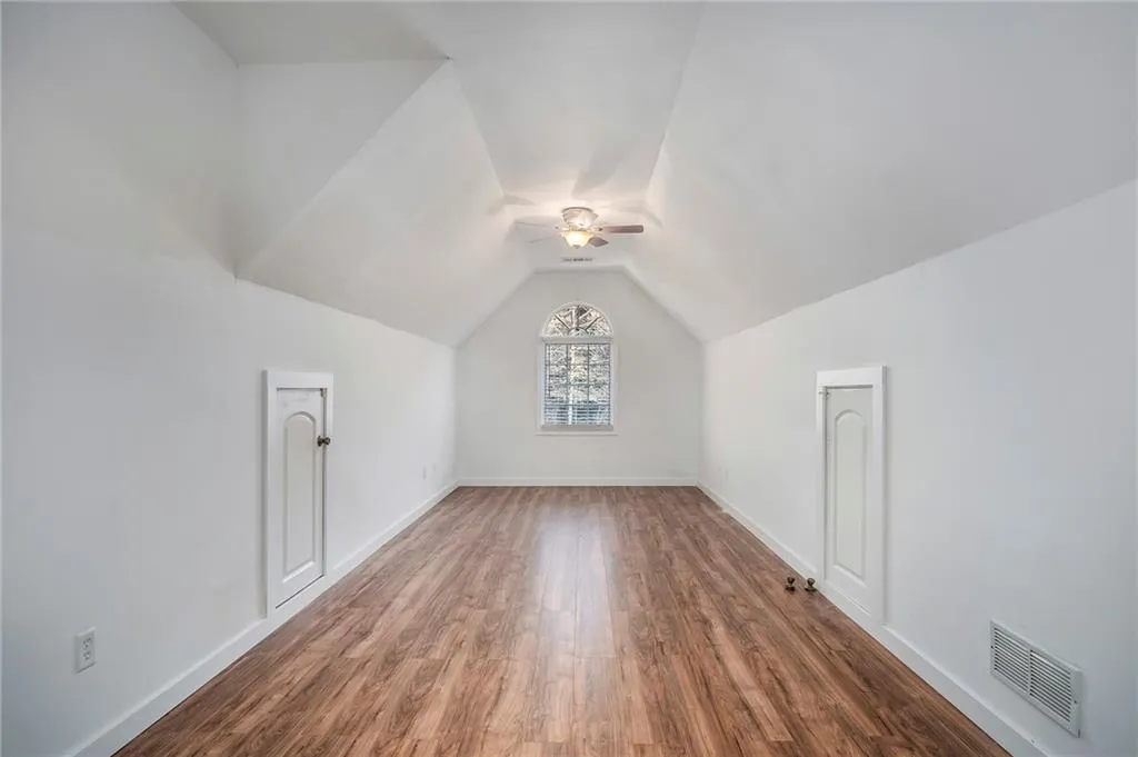 207 Crossing Valley Lane, Sandy Springs, Georgia 30339, 3 Bedrooms Bedrooms, ,2 BathroomsBathrooms,Residential,Sold,207 Crossing Valley Lane,6841866
