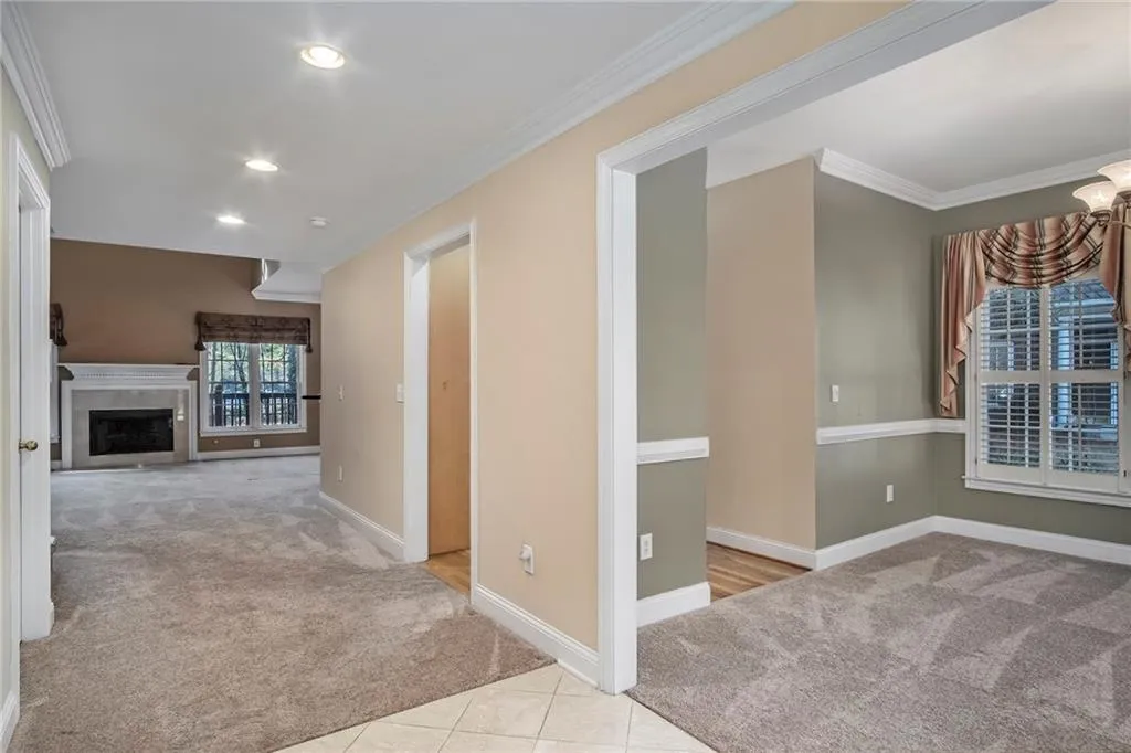 207 Crossing Valley Lane, Sandy Springs, Georgia 30339, 3 Bedrooms Bedrooms, ,2 BathroomsBathrooms,Residential,Sold,207 Crossing Valley Lane,6841866
